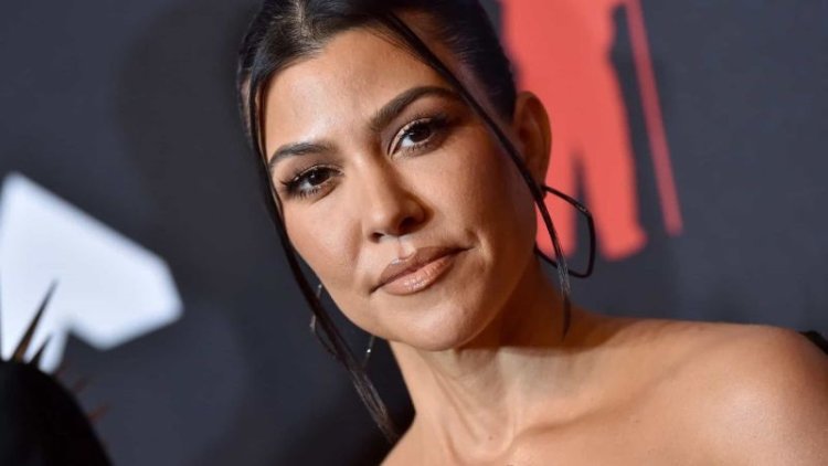 Kourtney Kardashian aparece sem maquiagem e imagens estão dando que falar